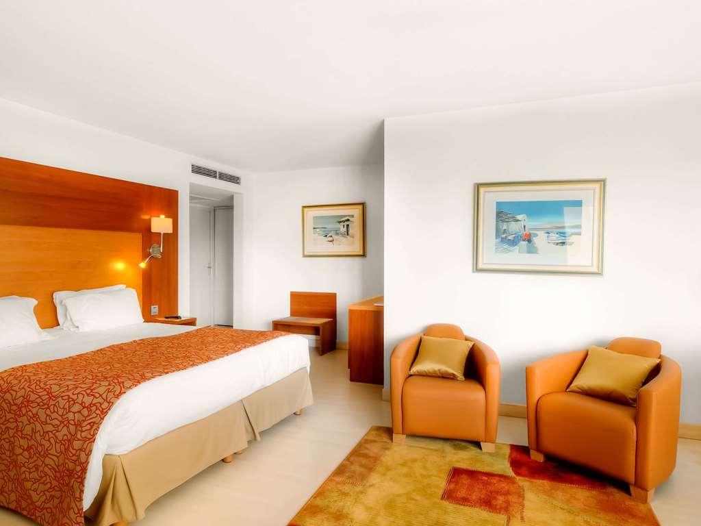 Mercure Saint Raphael Centre Plage Room photo