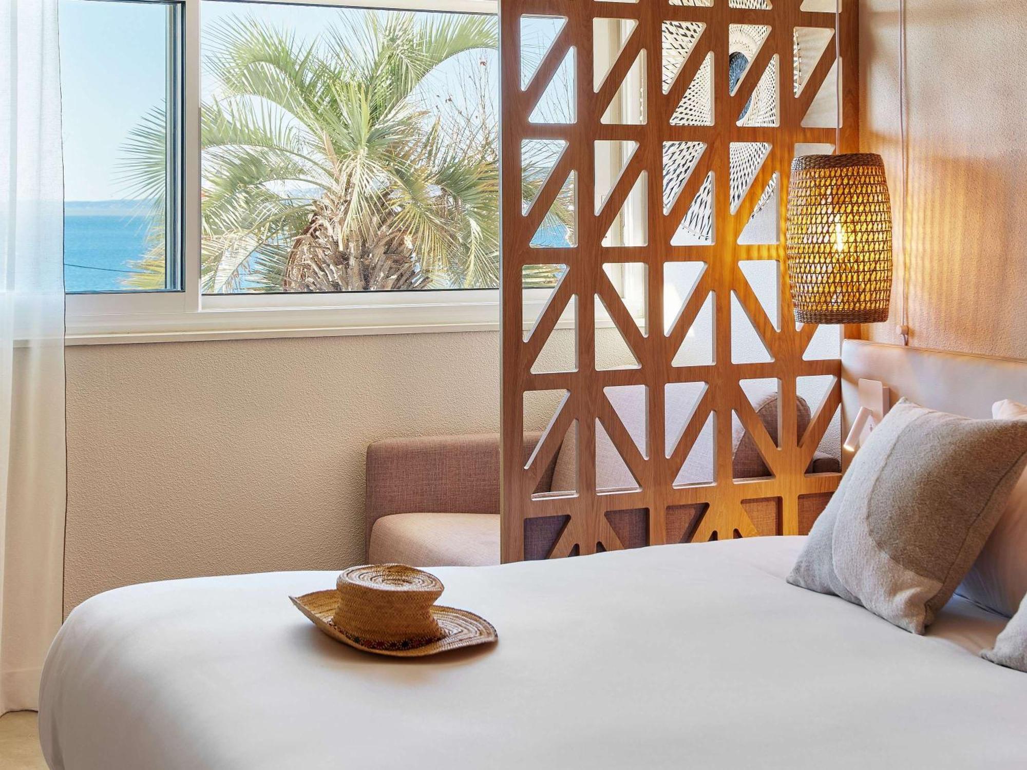 Mercure Saint Raphael Centre Plage Exterior photo